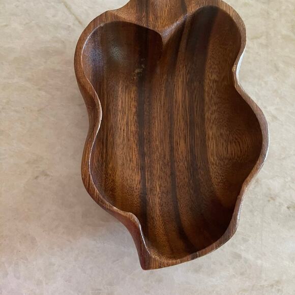 Vintage Monkeypod wood leaf shaped bowl - Picture 2 of 8